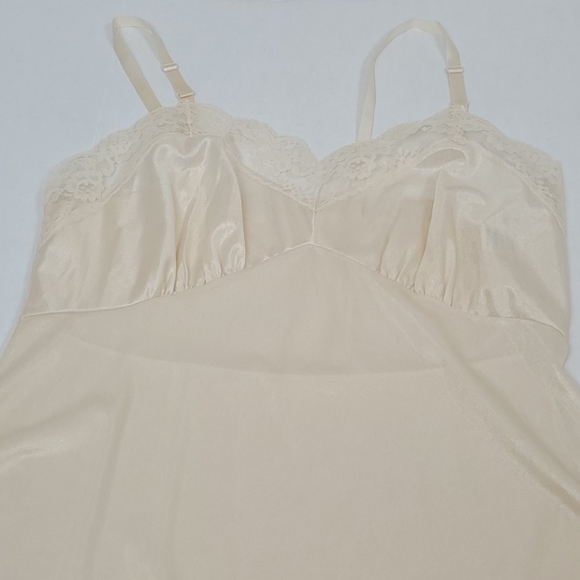 Vintage Berkliff cream lace full slip size 40 - Picture 4 of 7